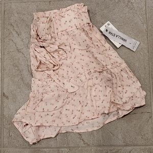 NWT VANILLA STAR Pink Floral Skirty Shorts (Large)